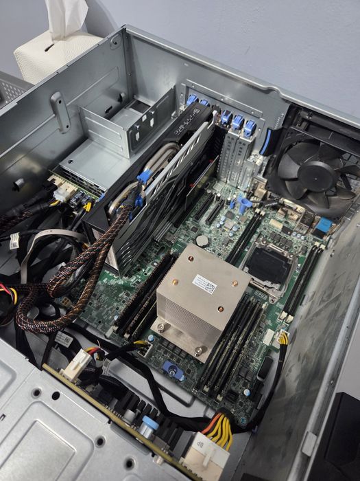 Xeon E5 2643 v4 224 gb DDR4 rx 580