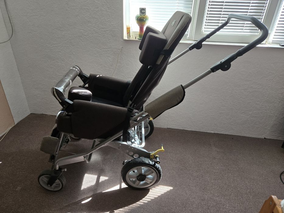 Продавам инвалидна количка