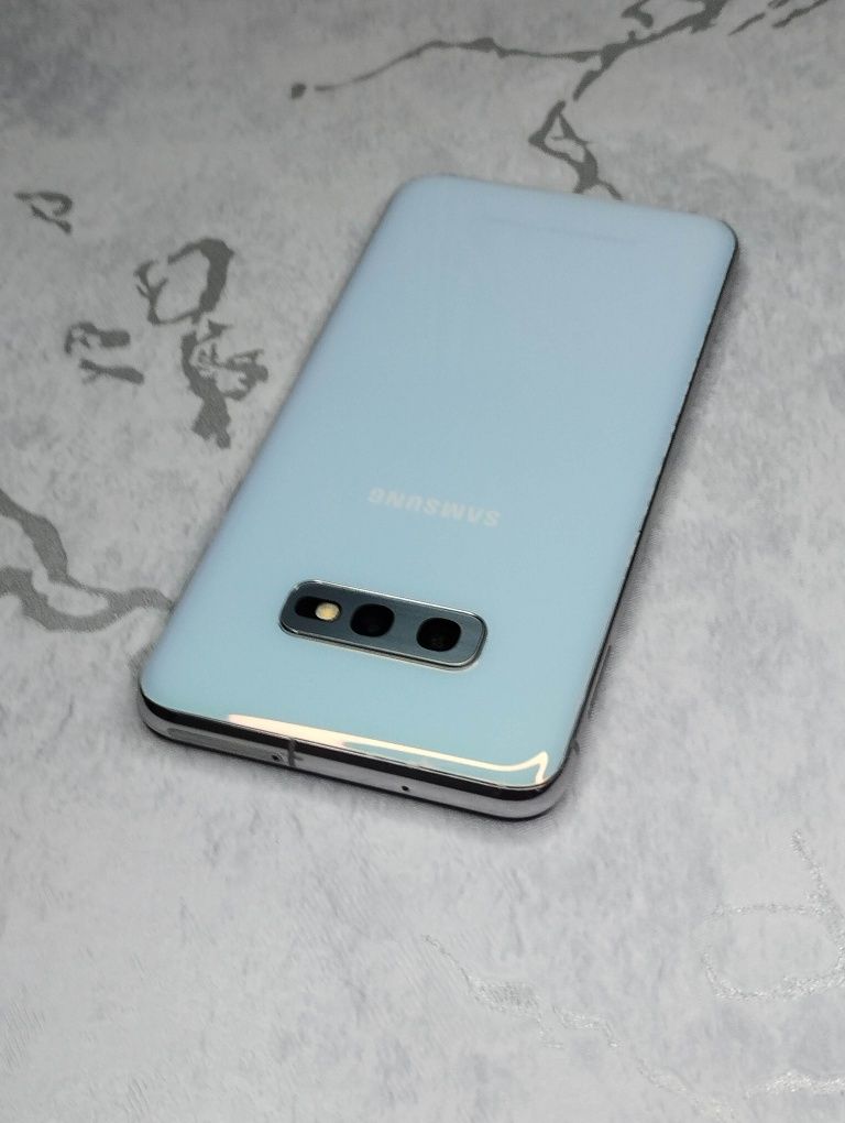 Samsung Galaxy S10e