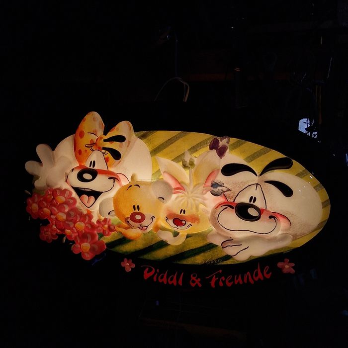 Reclama luminoasa disney copii