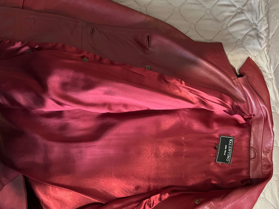 Кожено яке червено