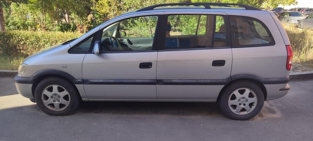 Продавам Opel Zafira А 1999 бензин с газова уредба 1.8