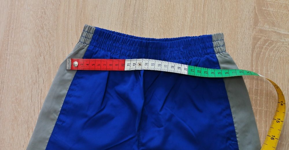 Vand trening NIKE, nou,de fas ,captusit, marime 4ani