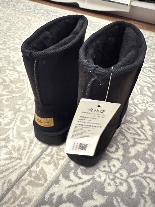 Новые угги с этикеткой