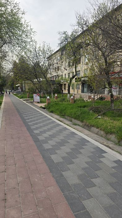 Продаётся  квартира под бизнес