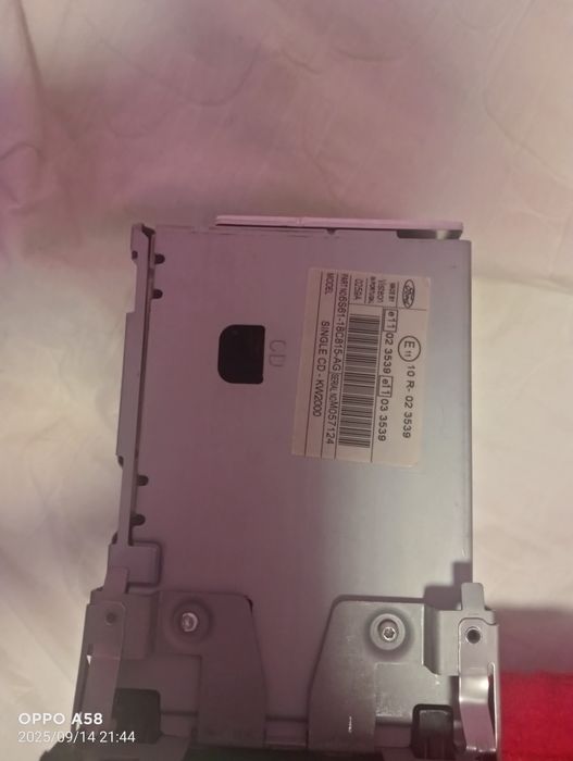 Vând casetofon auto Ford focus