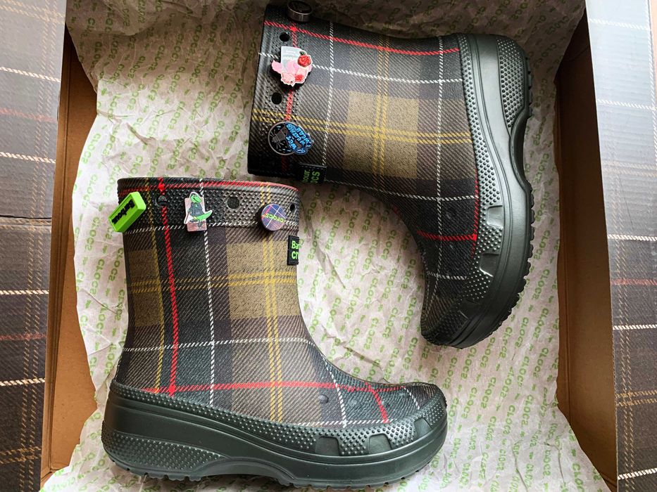 Cizme/Ghete CROCS Classic Boots X Barbour-Khaki_noi_cutie_marime 36-37