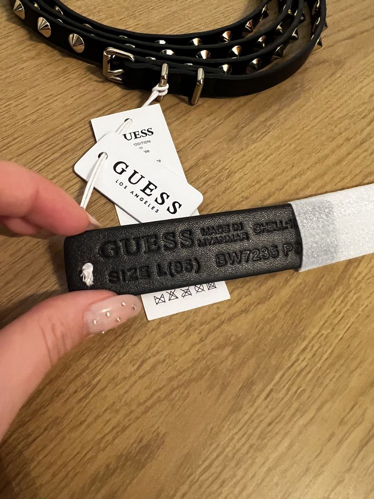 Guess - Curea de piele ecologica cu nituri, Negru/Auriu