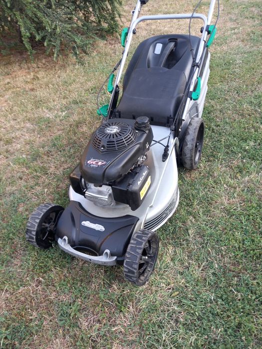 Masina tuns iarba motor honda
