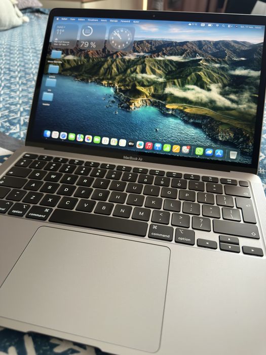 MacBook Air 13-inch True Tone M1