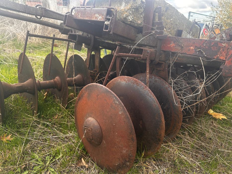 Сеялка , дискова брана ,плуг и сеносъбирач !