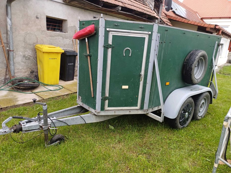 Vand remorca de animale