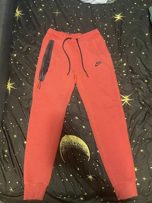 Pantaloni Nike tech rosi