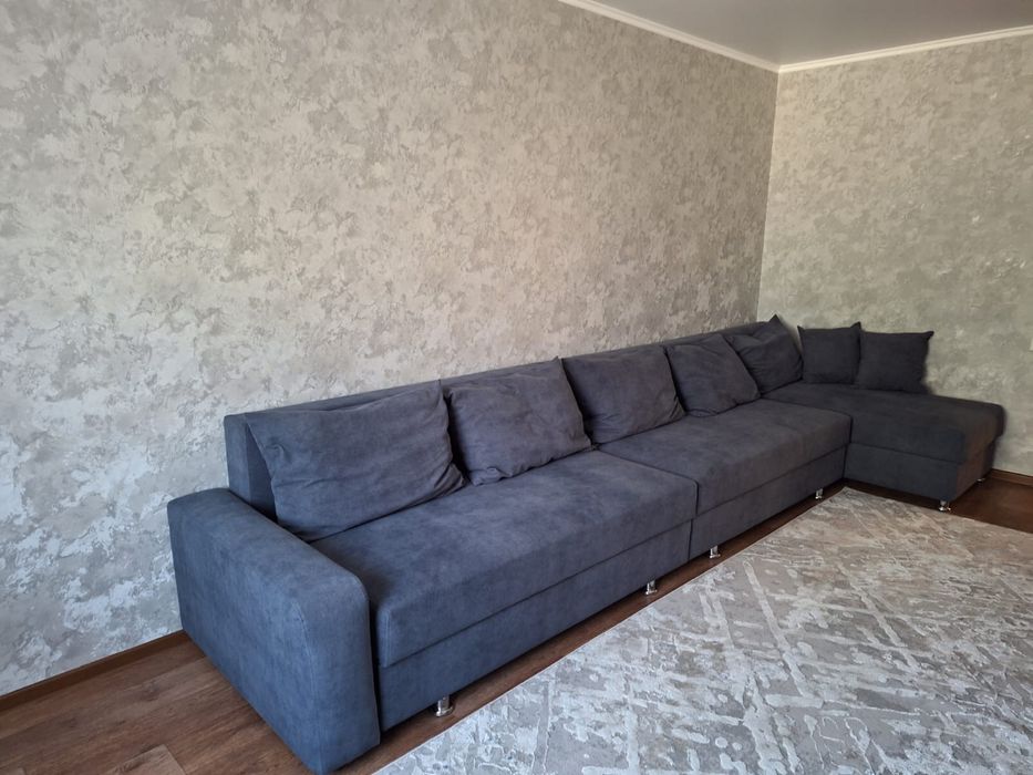 Продам диван размер 4 на 1,6 метров. Вместительные ящики для хранения