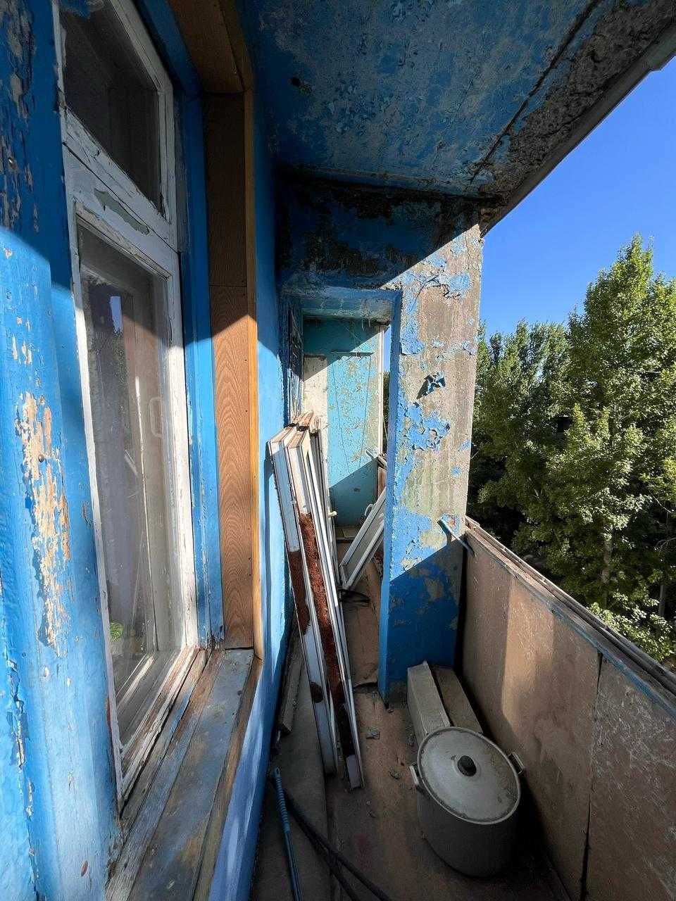 Продается 2 ком квартира в 4 микр