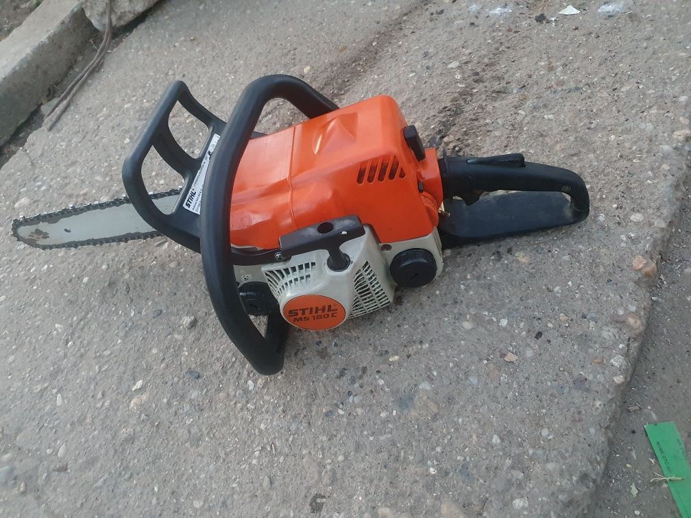 Vând  drujbă stihl