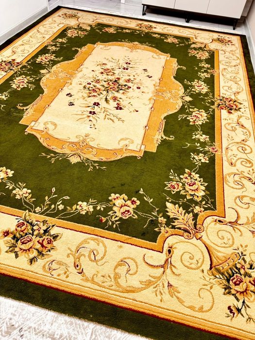 Ковёр в отличном состоянии