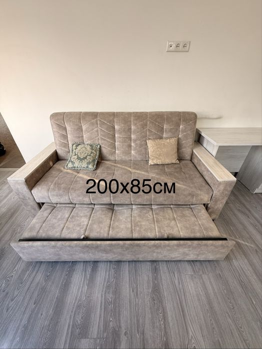 Диван кровать в хорошем состоянии