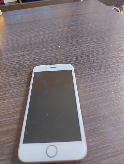 iPhone 8, много добро състояние