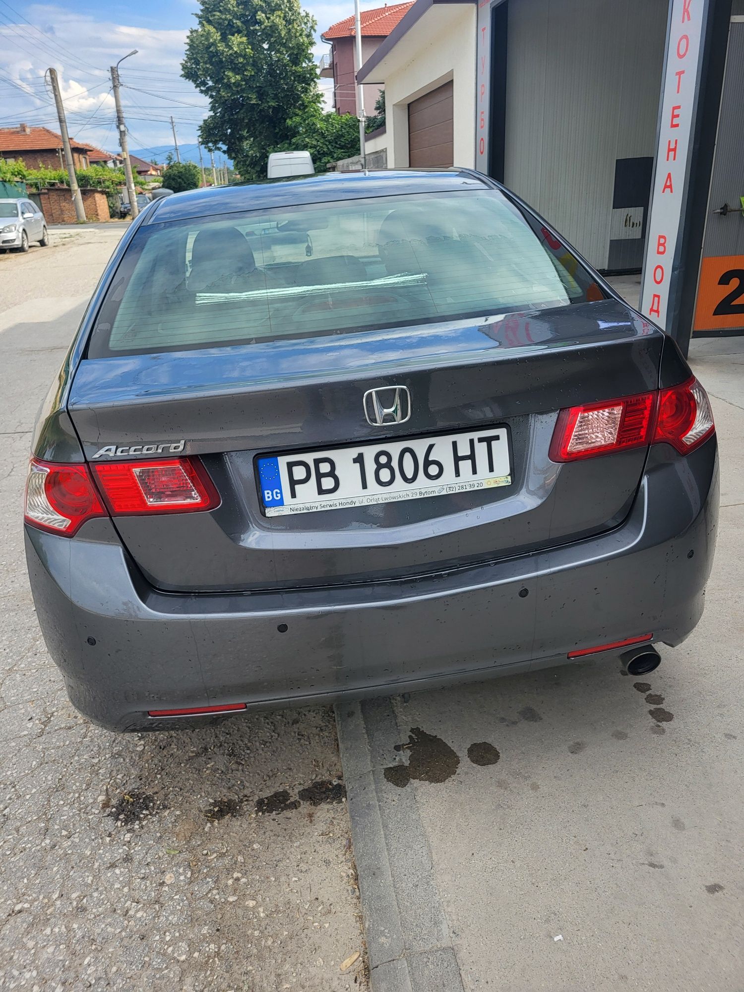 Продавам Honda Accord