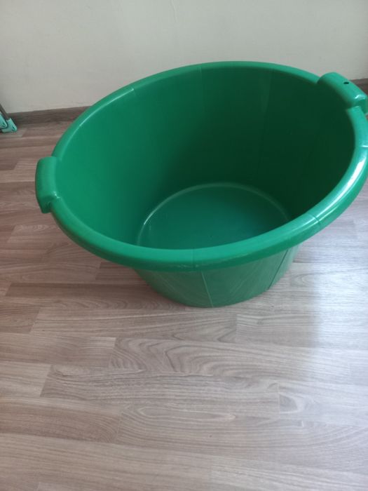 Большой зелёный тазик.новый