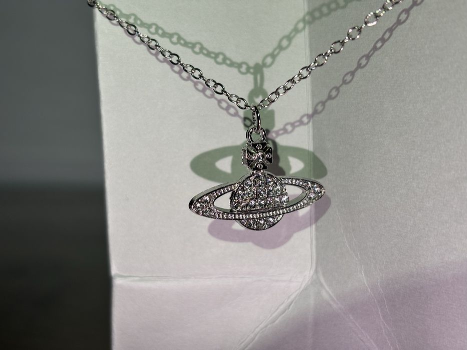 Колие на марката Vivienne westhood