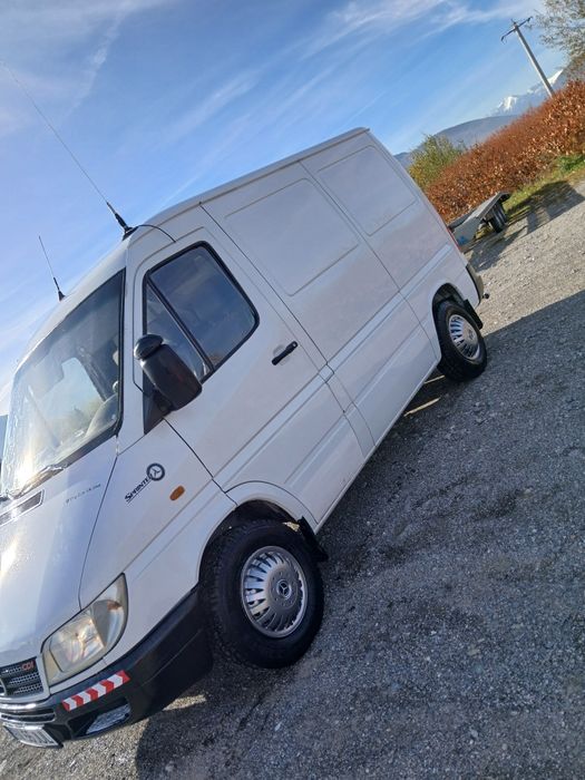 Vând Mercedes sprinter