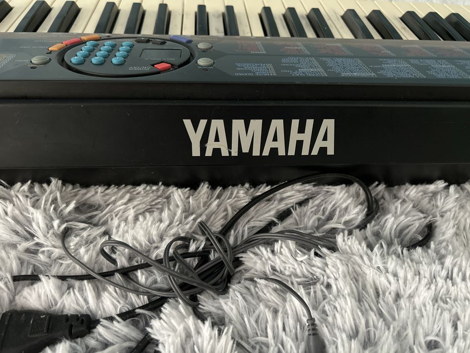 Yamaha electronic keyboard, model PSR 76