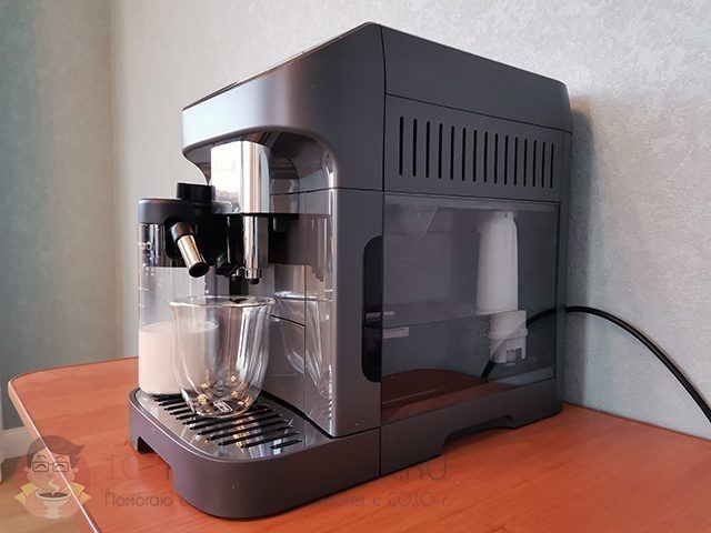Кофемашина DeLonghi ECAM320.70. TB