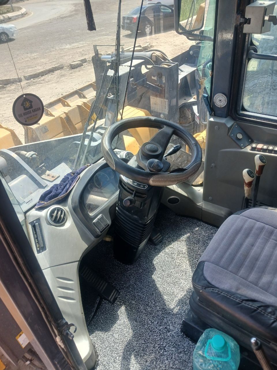 Погрузчик сотилади 3 кублик 2019й моточас 7000с  31000&