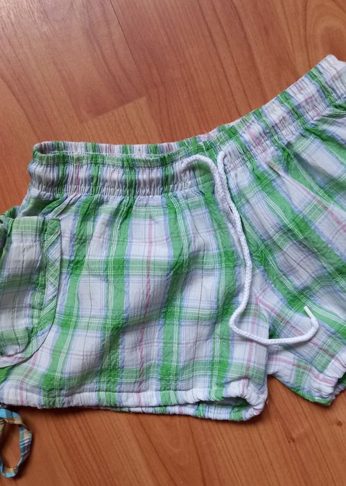 Pantaloni scurți damă