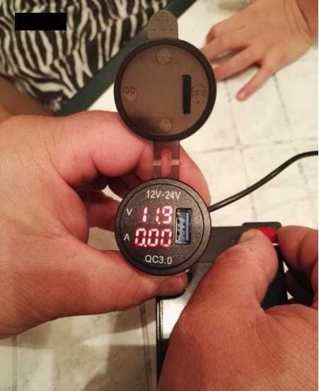 Дигитален волтметър с амперметър + USB, НОВ, зарядно за телефон