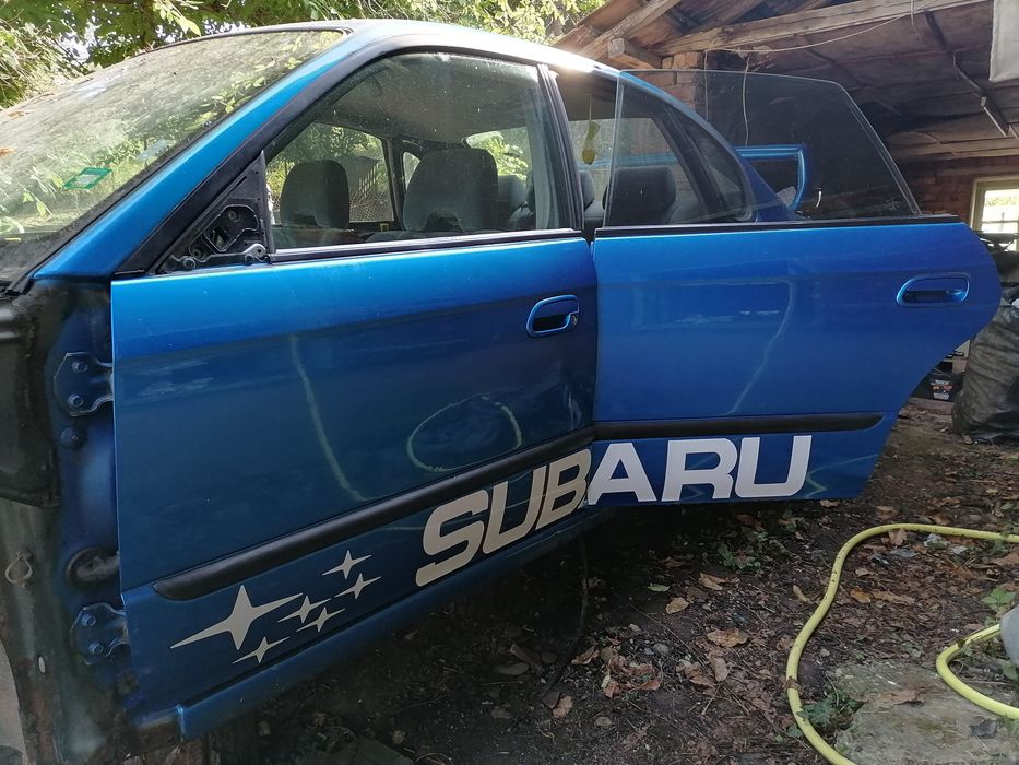 Субару легаси В12 на части