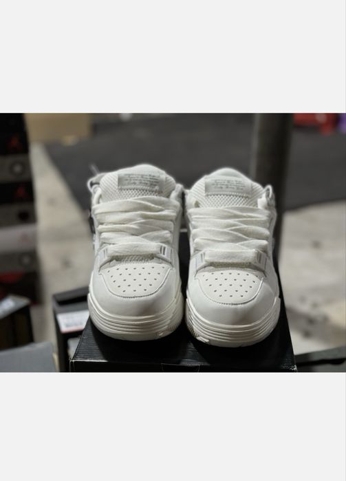 Amiri ma-1 albi, noi