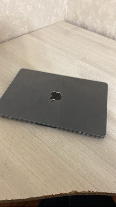 Macbook Air M2  13.6 8/512Gb