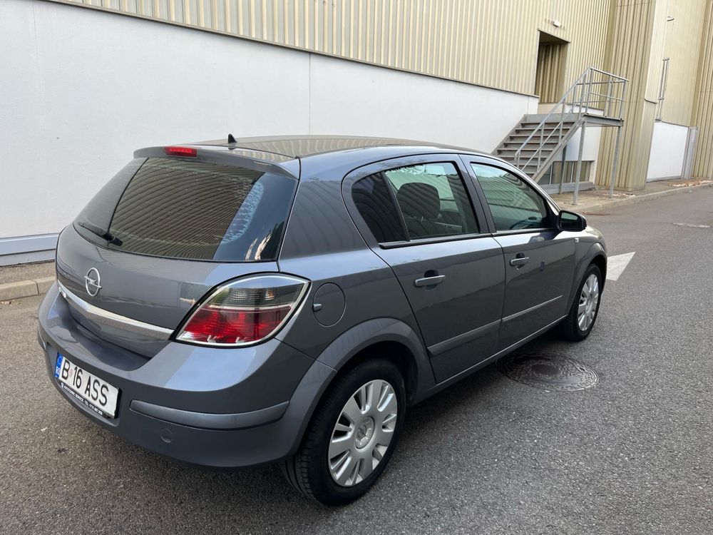 Vand Opel astra H Facelift  170.000 km reali An 2008  1.6 benzina