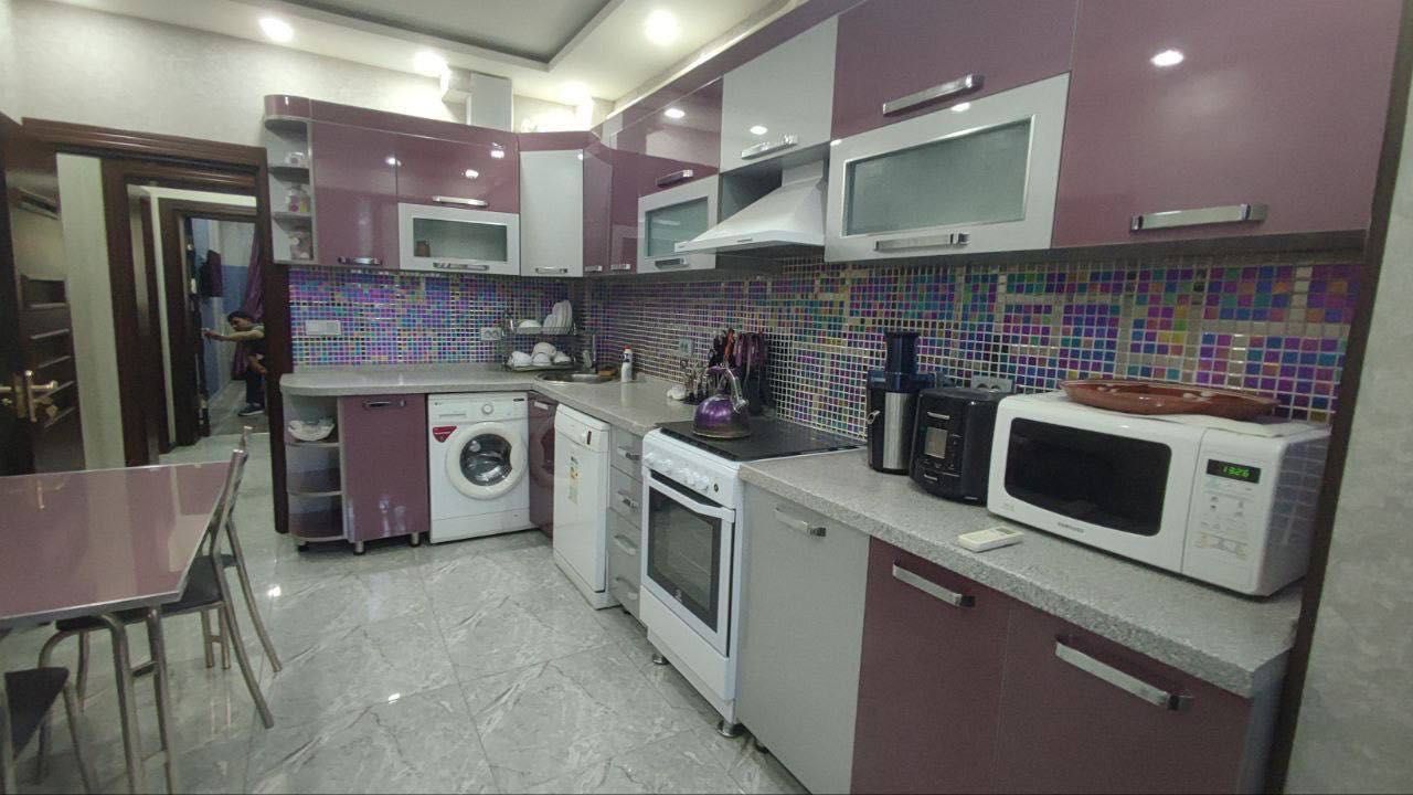 Ойбек METPO 2 минуты 2/2/9 Отдельный Вход/Площадь-65m2_Уомнаты-Раздел