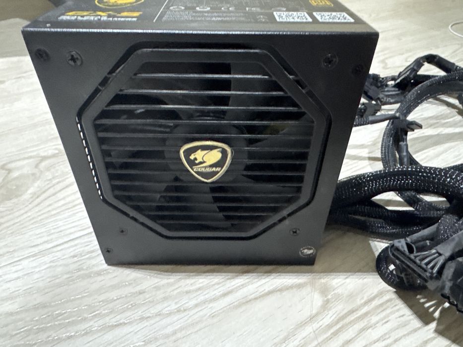 блок питания от cougar gx-s 750 w 80 plus gold. Состояние отличное