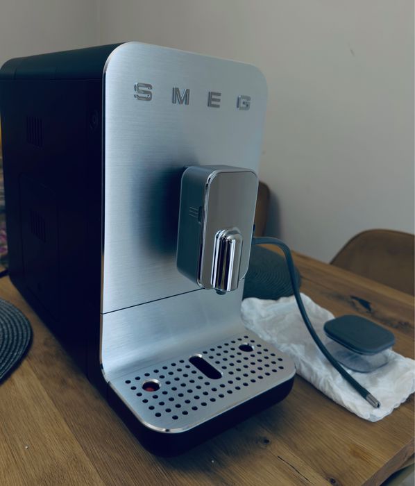 Espressor automat-Smeg-BCC13BLMEU