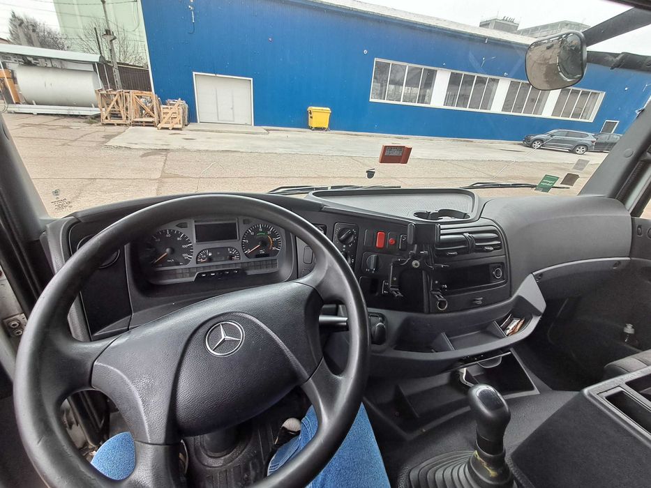 Camion Mercedes-Benz Axor 1829 FRIGORIFIC