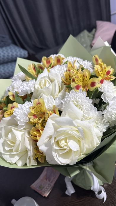 Цветы свежие 8000 тг