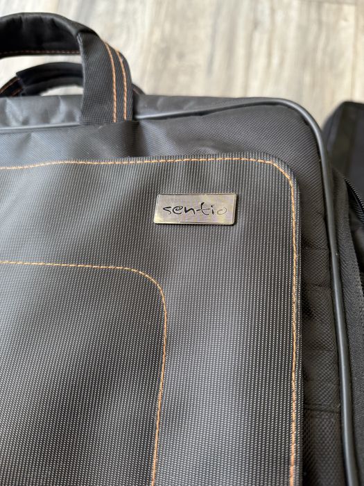 Чанта за лаптоп или документи.