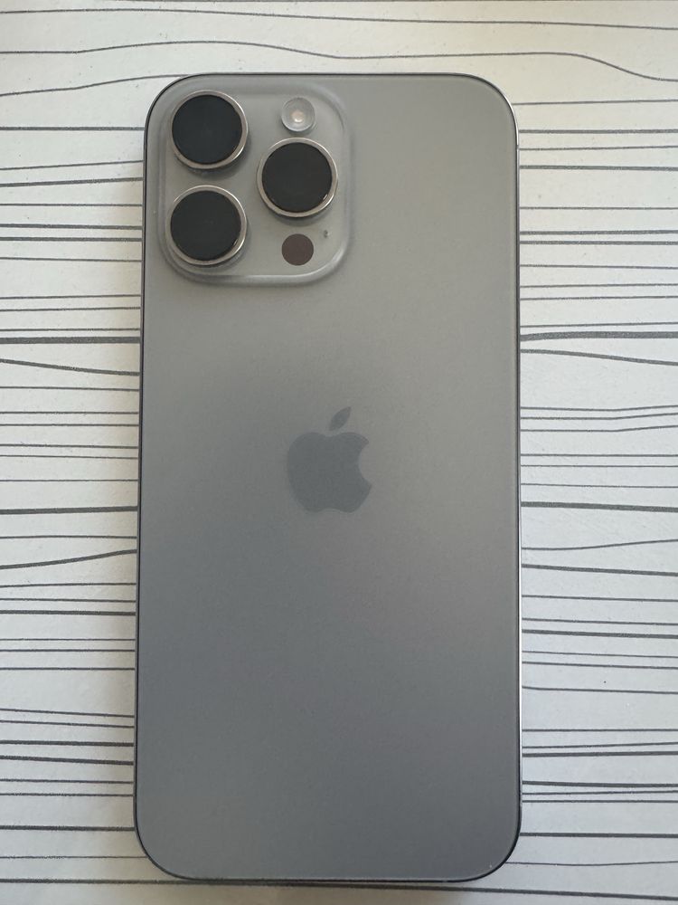 Продавам !!! Iphone 16 Pro Max