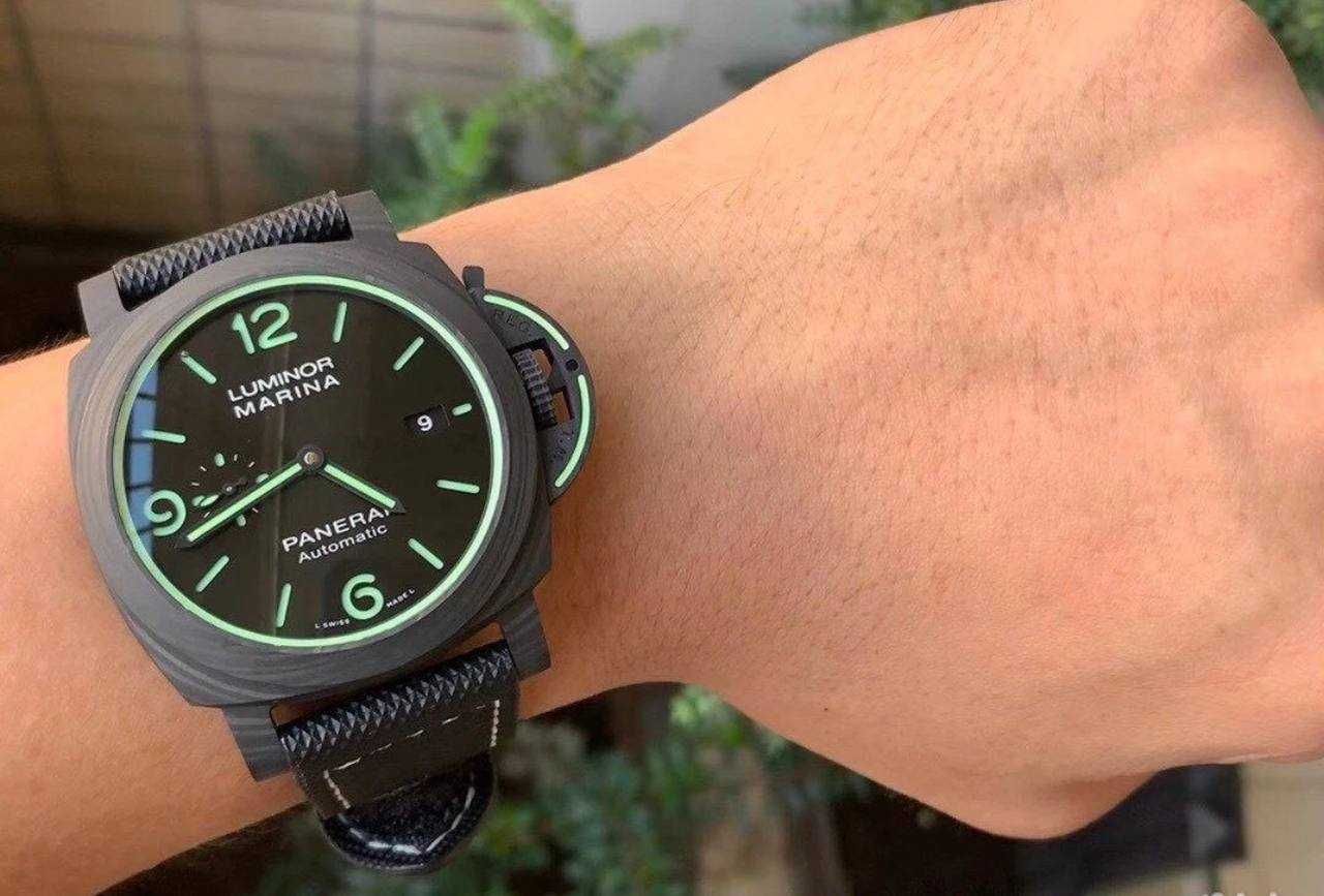 Panerai Luminor Marina Carbon Pam1118