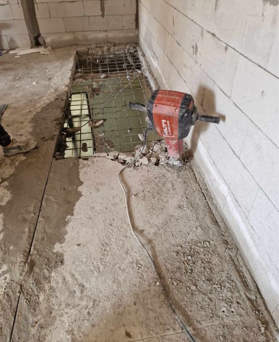 Demolari  Decopertari gresie/faianta  Taiere beton Transport moloz