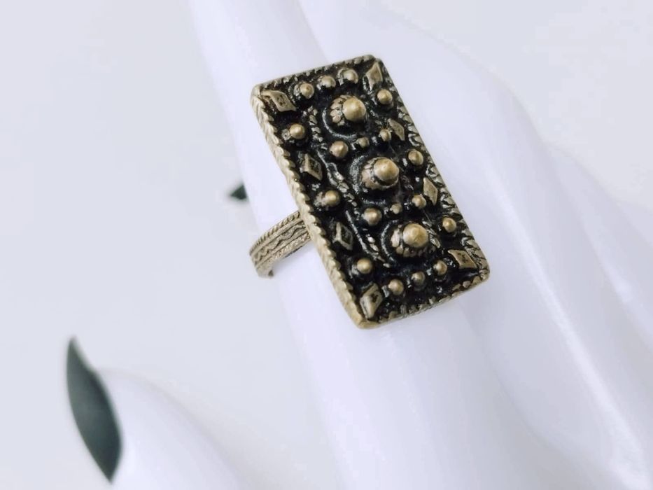 Vechi inel etnic din bronz