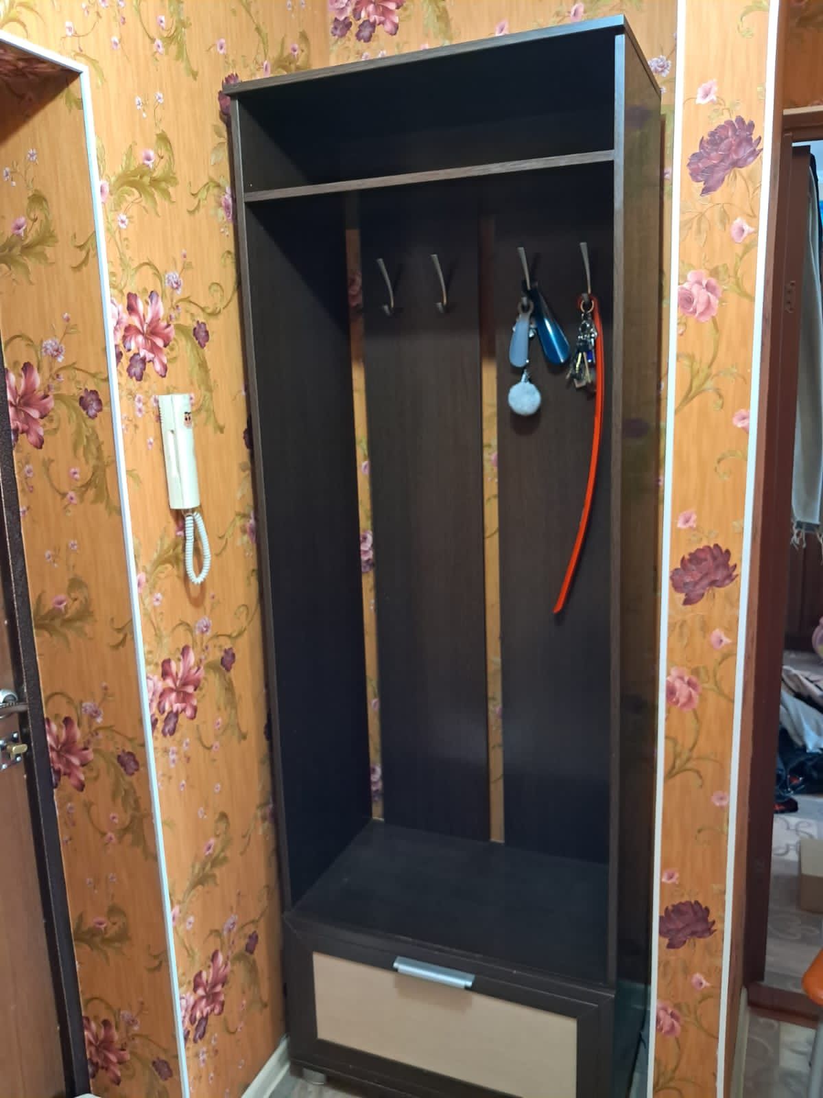 Прихожая продам в отличном состоянии