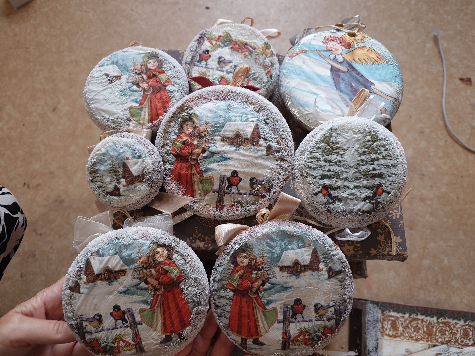 Ръчно изработени коледни играчки