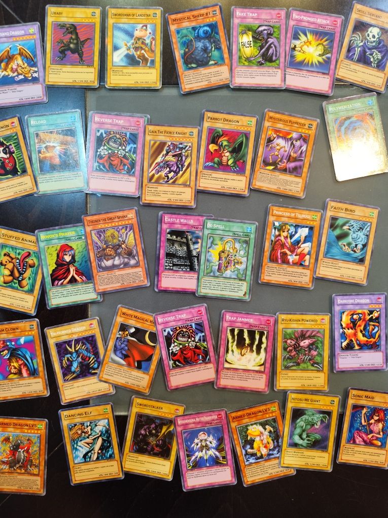 Карти Yu GI OH - на български 113бр