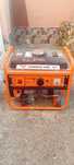 Vând generator pe benzina motor în 4tinpi